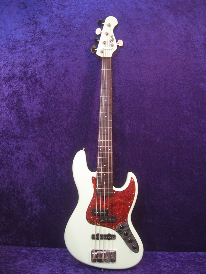 Traditional 5 string bass
